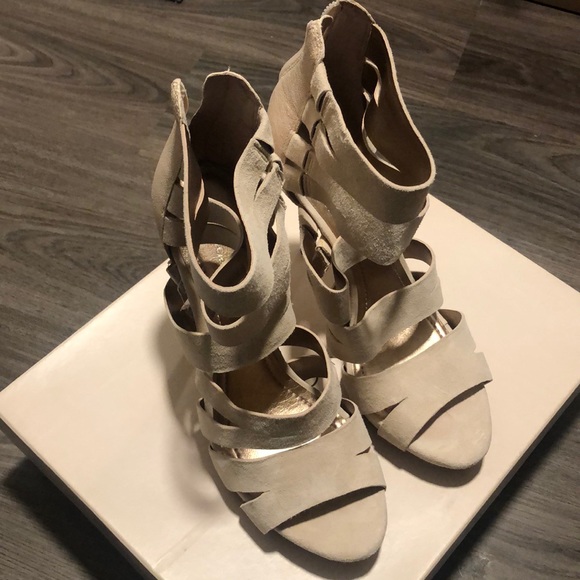 Heels - Picture 2 of 3